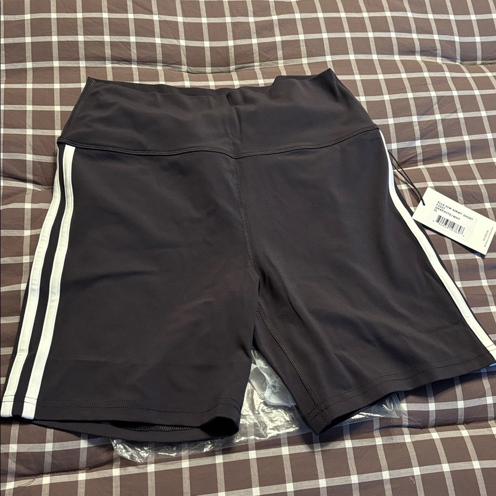 Splits59 ELLA HIGH WAIST AIRWEIGHT SHORT - Picture 3 of 6